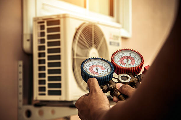 Professional Ac Installation technician working in Elsah, IL